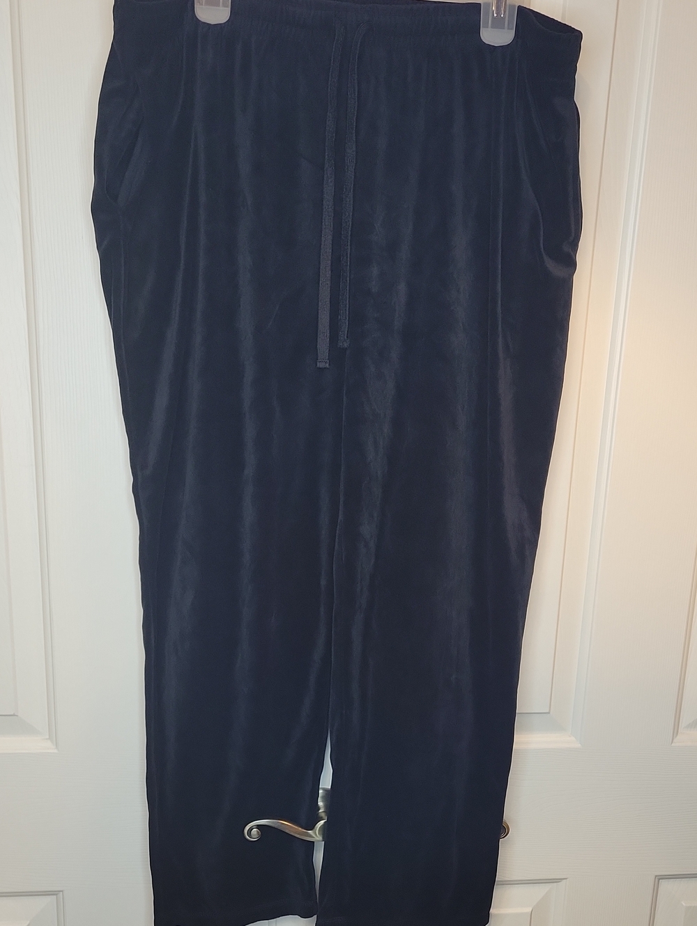 HUE Men's Black Velvet Jogger Pants